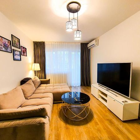 Luxurious Retreat 1Br Apartment With Netflix, Private Parking And Self Check In Popesti-Leordeni Exterior foto
