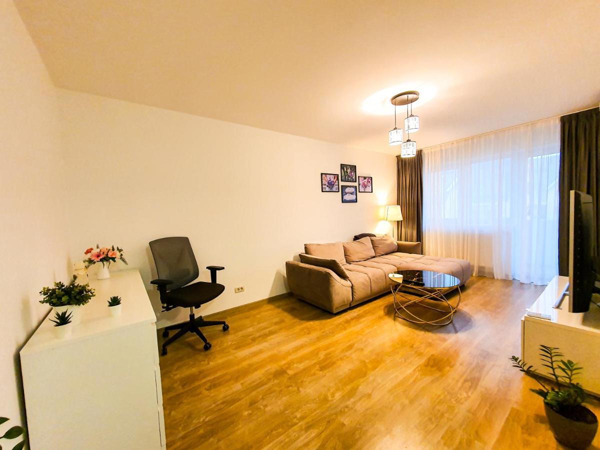 Luxurious Retreat 1Br Apartment With Netflix, Private Parking And Self Check In Popesti-Leordeni Exterior foto