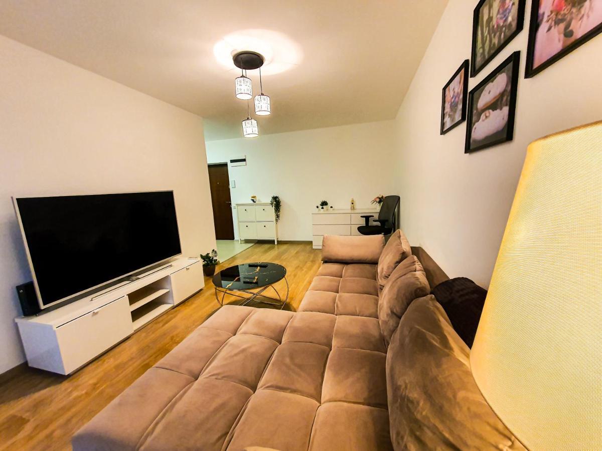 Luxurious Retreat 1Br Apartment With Netflix, Private Parking And Self Check In Popesti-Leordeni Exterior foto