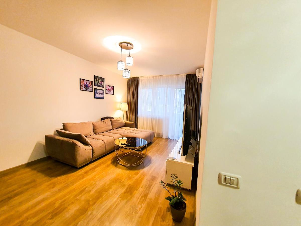 Luxurious Retreat 1Br Apartment With Netflix, Private Parking And Self Check In Popesti-Leordeni Exterior foto